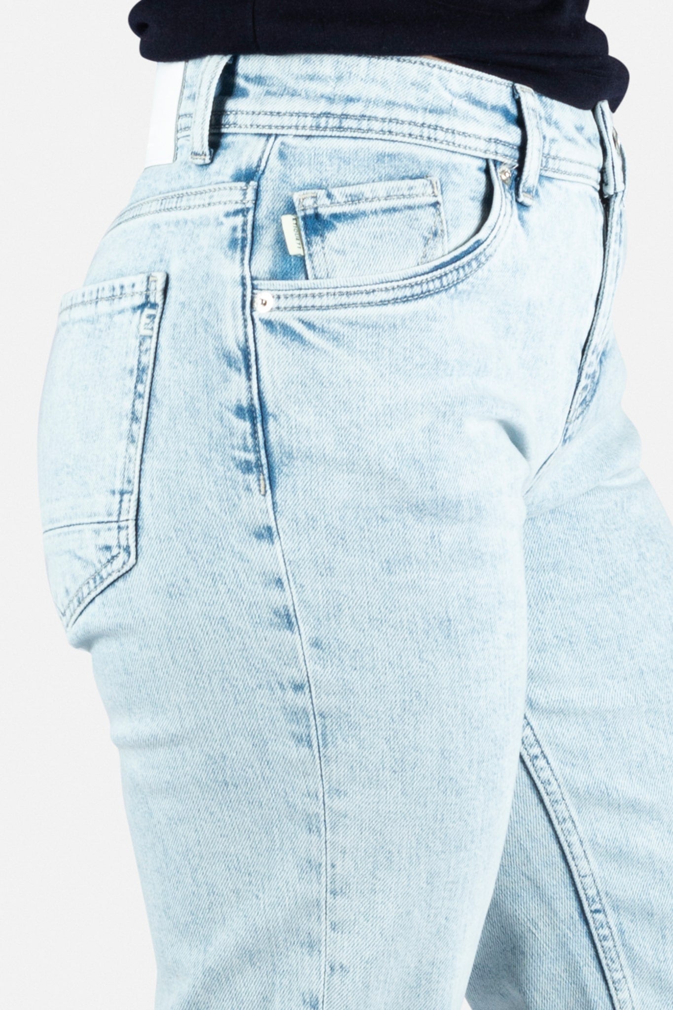 Julia | Boyfriend - ETIQUETT ESSENTIALS