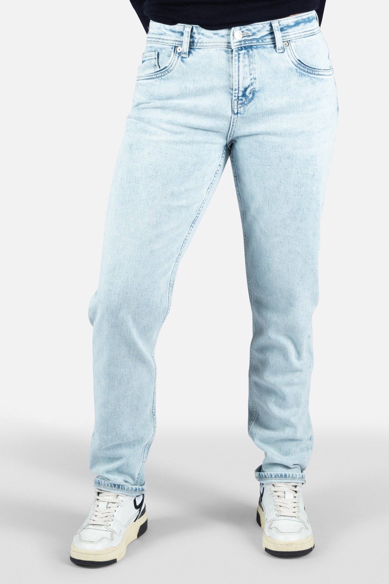 Julia | Boyfriend - ETIQUETT ESSENTIALS