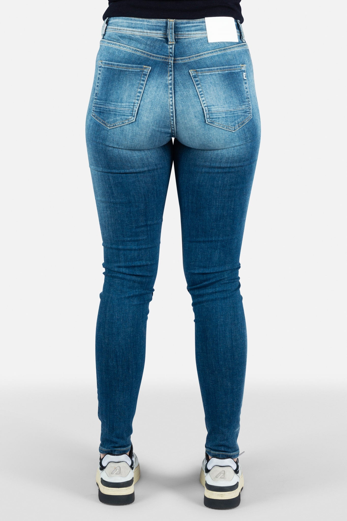 Mia | Skinny - ETIQUETT ESSENTIALS