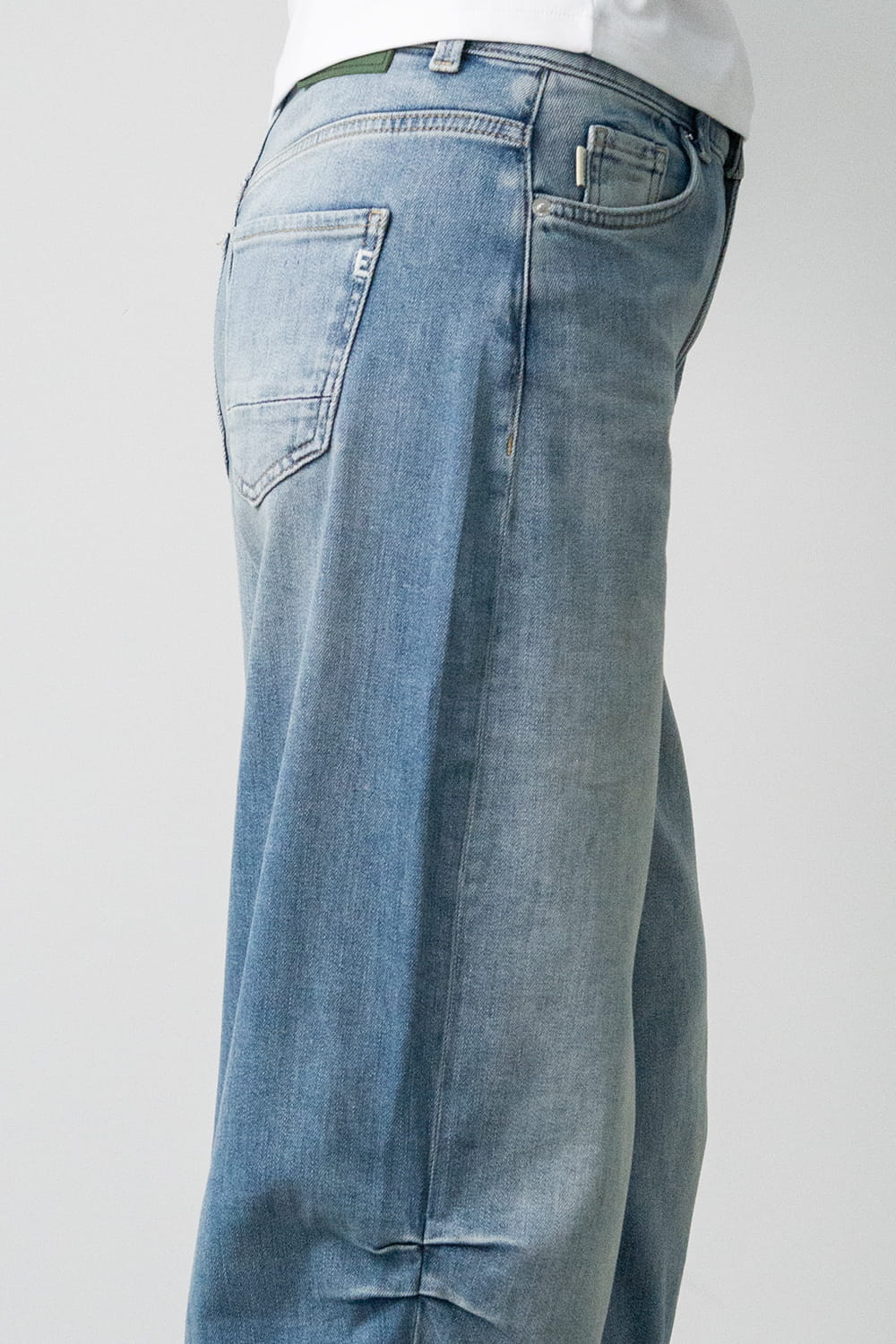 Anesta Soft Blue Balloon Fit Jeans Denim