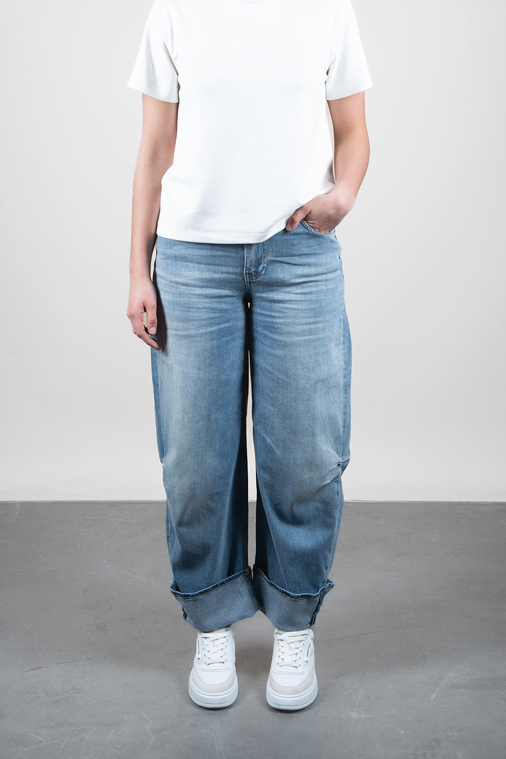 Anesta Soft Blue Balloon Fit Jeans Denim