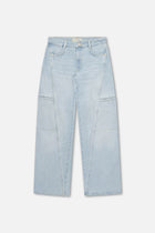 Lola Delicious Jeans Wide Leg Fit Denim Light Blue Summer Jeans. Model wears a Lola in the wash Delicious. It's a wide leg fit. Middle waist height. Premium denim. Comfortable denim. Comfortable jeans. All day wear. 