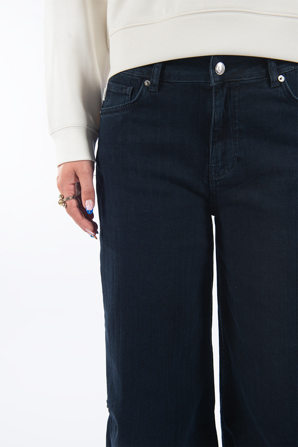 Anesta in Grey Stripe Balloon Fit Premium Denim Comfortable Jeans Sustainable [model 2]