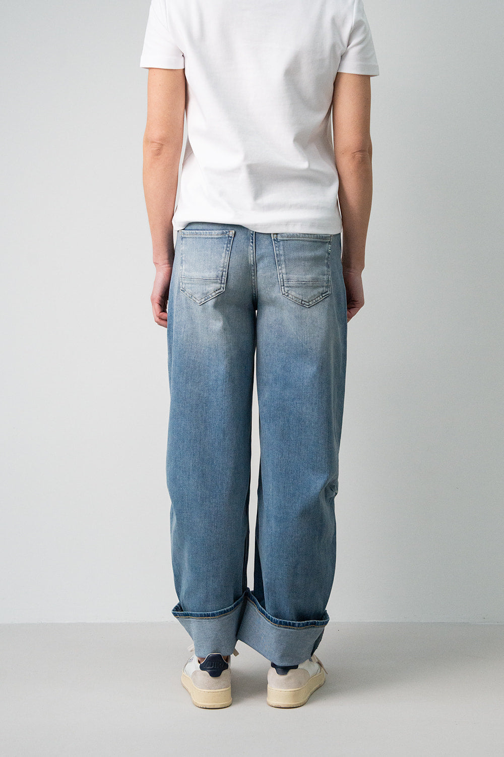 Anesta Soft Blue Balloon Fit Jeans Denim