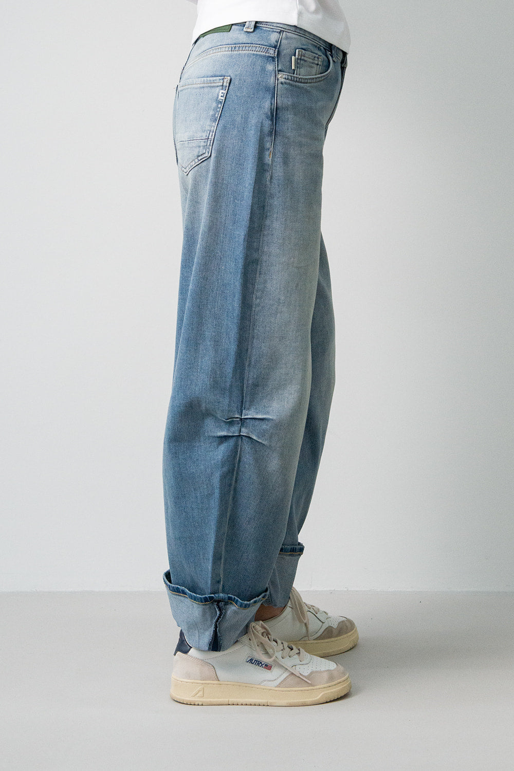 Anesta Soft Blue Balloon Fit Jeans Denim