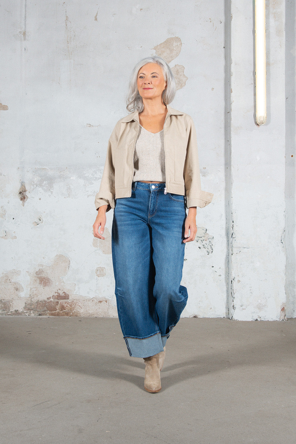 Anesta in Uplift Balloon Fit Premium Denim Comfortable Jeans Durable Stretch Recovery Sustainable [model 1]