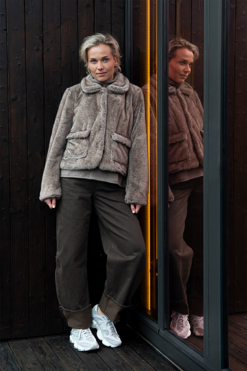 Anesta Balloon Fit Brown Jeans Denim