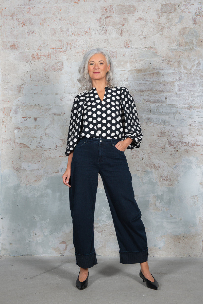 Anesta in Grey Stripe Balloon Fit Premium Denim Comfortable Jeans Durable Sustainable [model 1]
