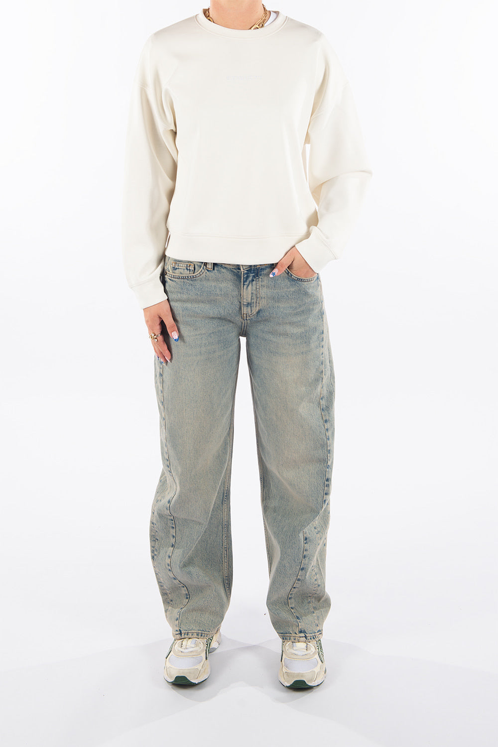 Shapey Blue Tinted Barrel Fit Premium Denim Jeans Comfortable [model 2]