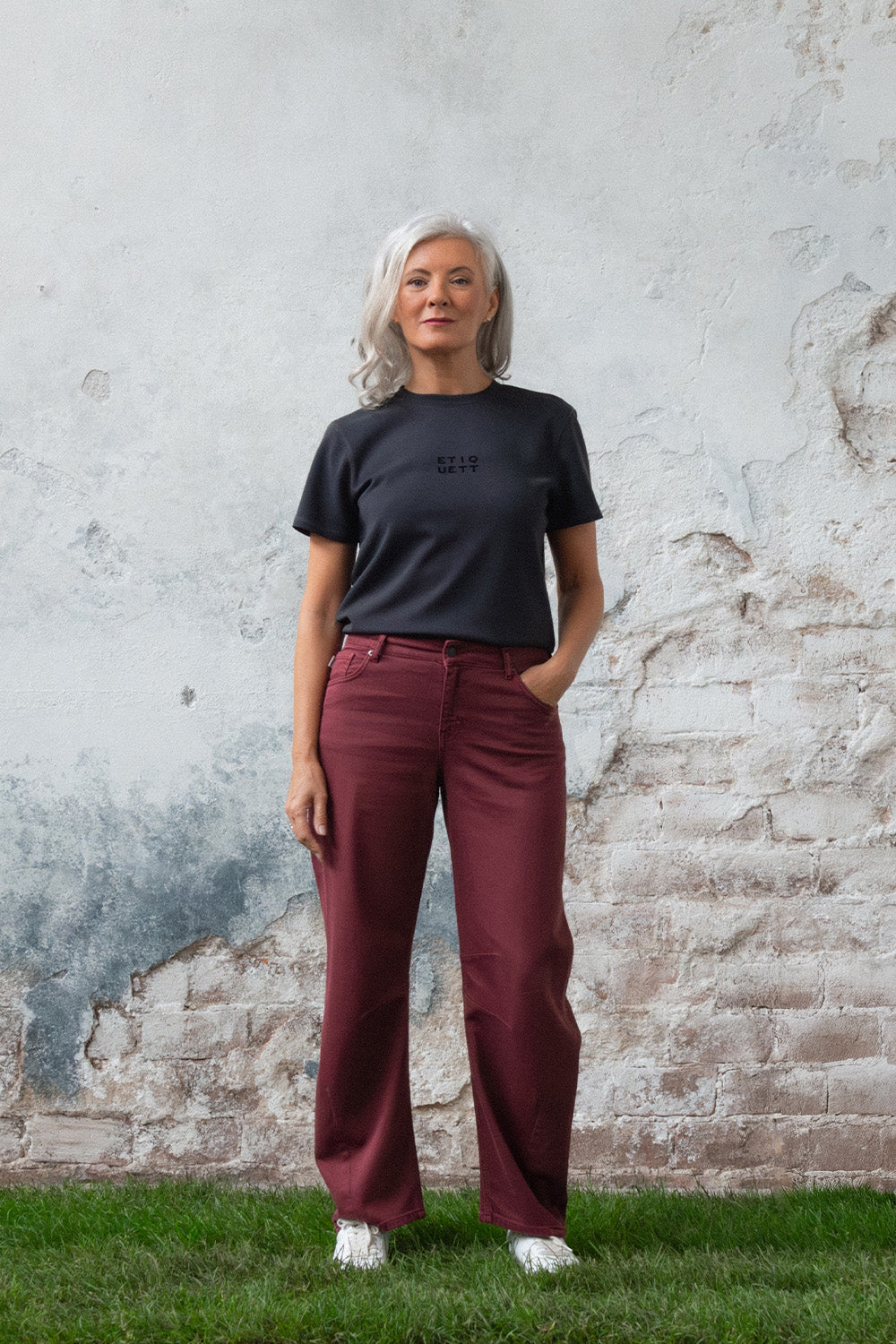 Smarty in Dark Wine Premium Barrel Fit Jeans